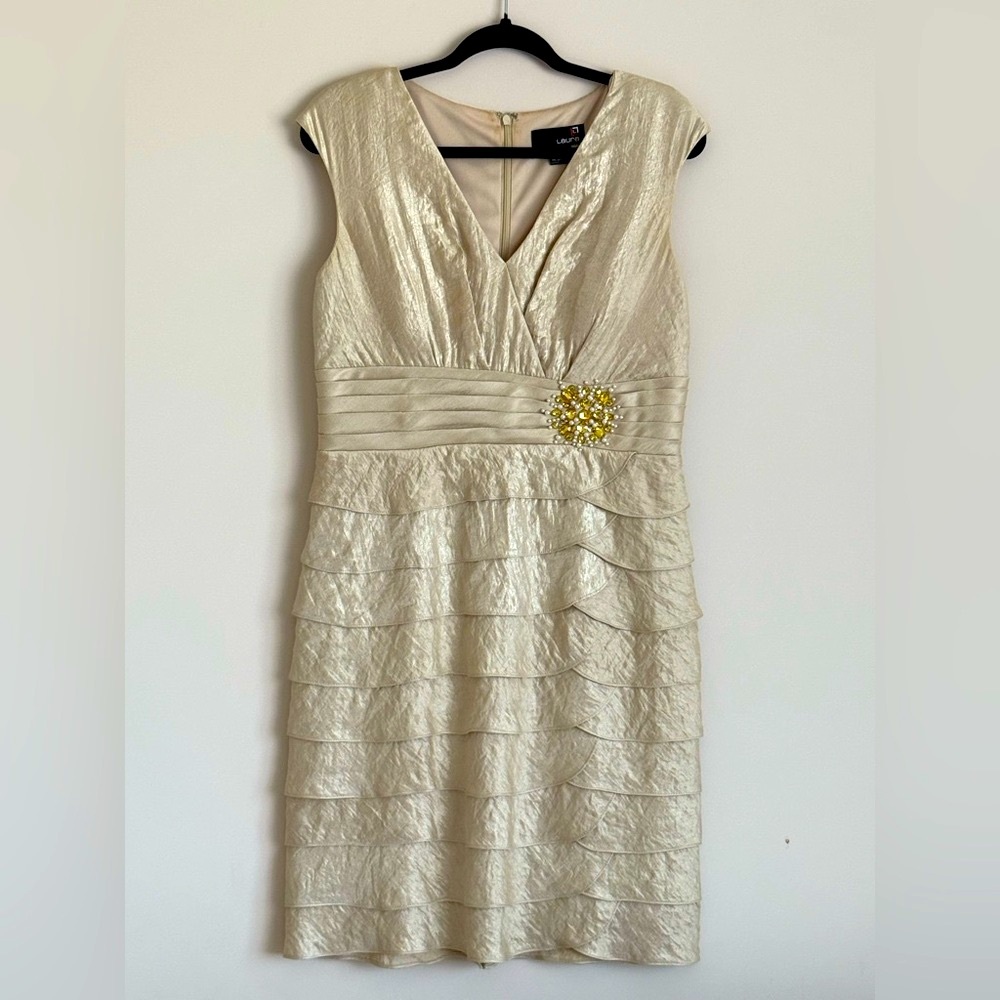 LAURA Elegant Sleeveless Dress